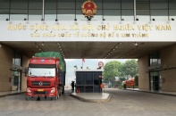 Tranh chấp trong thực hiện hợp đồng, hàng trăm xe chở hàng Việt Nam bị lưu giữ tại Trung Quốc