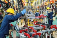 Ngành sản xuất Việt Nam suy giảm nhẹ trong tháng cuối năm