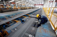 Xuất khẩu nhôm, thép Việt Nam sẽ ra sao khi Mỹ áp thuế 25%
