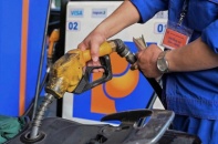 Giá xăng dầu đồng loạt giảm