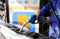 Xăng RON95-III về dưới 20.000 đồng/lít