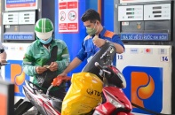 Giá xăng dầu hạ nhiệt, xăng RON95 về trên 25.000đồng/lít