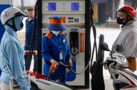 Giá xăng dầu Việt Nam trong tương quan với các nước