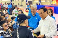 TP.HCM trao tặng hơn 400 vé xe miễn phí cho người lao động về quê đón Tết