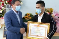 Trao Bằng khen của Thủ tướng Chính phủ cho anh Nguyễn Ngọc Mạnh