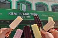 Mở cửa sau 21 giờ, cửa hàng kem Tràng Tiền bị phạt 15 triệu đồng