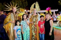 [Ảnh] Đà Nẵng “bùng nổ” trong đêm mở màn lễ hội Carnival đường phố Sun Fest