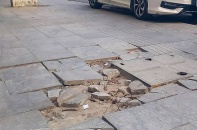 Hà Nội yêu cầu khắc phục tình trạng xuống cấp vỉa hè