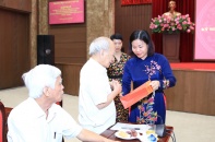 Thường trực Thành ủy gặp mặt Ban Liên lạc Chiến sĩ cách mạng bị địch bắt tù đày 
