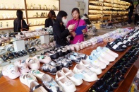 Hà Nội: Công nhận điểm du lịch Làng nghề giầy da Phú Yên 