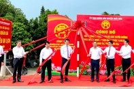 Gắn biển nhiều công trình chào mừng Ngày Giải phóng Thủ đô 