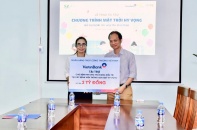 VietinBank trao tặng 2 tỷ đồng cho chương trình Mặt Trời Hy Vọng