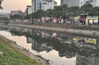 Chủ tịch Hà Nội yêu cầu tạm thời lấy nước hồ Tây bổ cập cho sông Tô Lịch