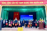 Báo Tài chính - Đầu tư trao 500 suất quà Tết cho các hộ nghèo tại Hưng Yên