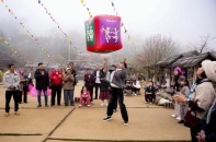 [Ảnh] Hàng nghìn du khách hào hứng "Mở cổng trời", trẩy hội Bản Mây tại Fansipan