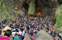 Hai ngày đầu năm Bính Ngọ 2026, khoảng 25.000 lượt khách trẩy hội Chùa Hương