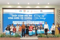 Vòng tay yêu thương, tiếp sức 3.000 trẻ em yếu thế tới trường