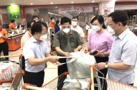 Thủ tướng Phạm Minh Chính trực tiếp khảo sát hàng hoá tại siêu thị ở TP.HCM