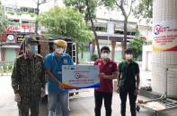 Vòng Tay Việt - Sài Gòn bắt đầu chương trình tặng quà đến nhân viên y bác sĩ