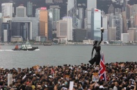 Hong Kong với mớ bòng bong sau chuyện Moody’s hạ tín nhiệm