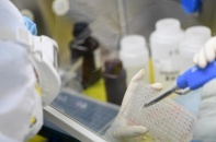 Mỹ sẽ chi 1 tỷ USD phát triển vaccine chống Covid-19