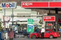 Exxon Mobil lâm "bạo bệnh", dè dặt với LNG