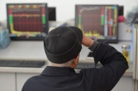 Chứng khoán châu Á khởi động năm 2021 với gam màu u ám