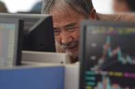 Dow Jone, S&P 500 mất sạch thành quả trong tháng 1, thị trường châu Á ngập sắc đỏ
