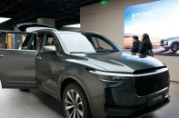 Bộ trưởng công nghiệp Trung Quốc "than" nước này có quá nhiều công ty sản xuất xe điện