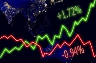 Nikkei 225 tuột mất hơn 2% trong lúc Hang Seng ngược sóng