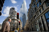 Lạm phát ở Anh tệ hơn dự báo