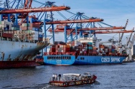 Xuất khẩu của Trung Quốc bất ngờ sụt giảm