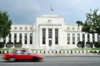 Bloomberg: Fed tiếp tục hãm tăng lãi suất khi lạm phát chậm lại