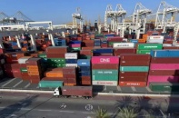 Vận tải biển suy giảm: Tàu chạy không tải, container rỗng chất đống