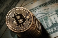 Đồng đô la Mỹ tăng vọt, bitcoin áp sát mốc 90.000 USD