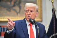 Tổng thống Trump dập tắt hy vọng hoãn áp thuế đối với Canada và Mexico