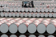 Giá dầu giảm mạnh khi OPEC+ tuyên bố tiếp tục tăng sản lượng