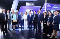 Các Trưởng đoàn dự Lễ mở ký Công ước Hà Nội tham quan Triển lãm công nghệ