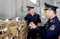 Hải quan tăng cường chống chuyển tải bất hợp pháp, liên tiếp phát hiện hàng hiệu giả