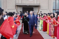 [Ảnh] Tổng Bí thư, Chủ tịch nước Tô Lâm gặp gỡ cộng đồng người Việt tại Trung Quốc