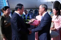 Thủ tướng Lào đến Hà Nội, bắt đầu thăm chính thức Việt Nam và dự AFF 2026
