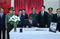 Thủ tướng Lê Minh Hưng dẫn đầu Đoàn đại biểu Việt Nam viếng nguyên Thủ tướng Trung Quốc