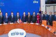 Chủ tịch Quốc hội Trần Thanh Mẫn gặp lãnh đạo hai chính đảng lớn của Hàn Quốc
