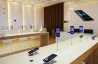Bphone sẽ được bán qua mạng vào thứ Năm hàng tuần