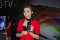 LG V10 2 camera trước, giá 15,99 triệu đồng