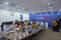 Khách hàng MobiFone trúng xe ô tô Toyota Camry và 30 chiếc iPhone 7