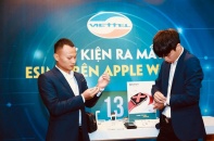 Trọng Hoàng, Hoàng Đức, Đức Chiến được tặng Apple watch gắn esim của Viettel