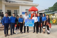 “VinaPhone kết nối yêu thương - Đông ấm cho em” tại Kim Bôi, Hòa Bình