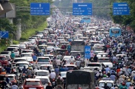 Từ năm 2026 kiểm soát khí thải ô tô theo lộ trình mới