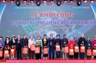 Thủ tướng thăm hỏi, tặng quà Tết người có công, hộ nghèo, công nhân tại tỉnh Thanh Hóa